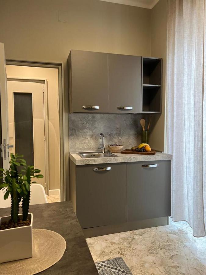 Visconti 90 Apartment Bari Luaran gambar