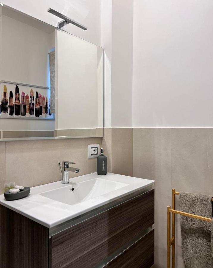 Visconti 90 Apartment Bari Luaran gambar