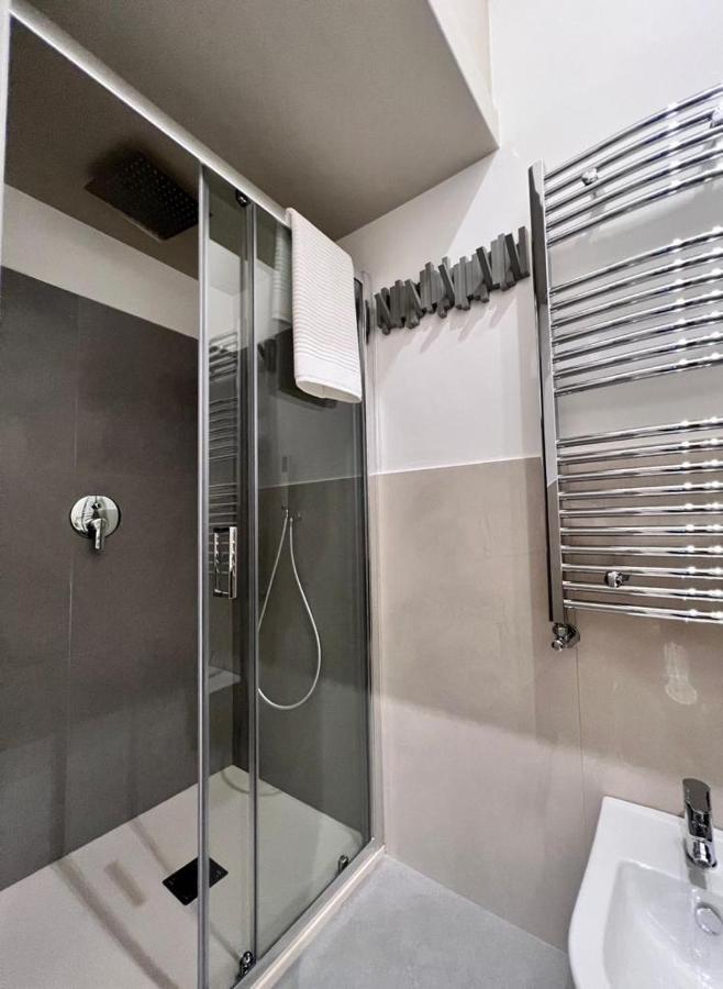 Visconti 90 Apartment Bari Luaran gambar