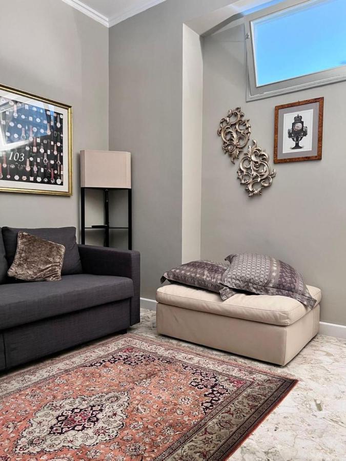 Visconti 90 Apartment Bari Luaran gambar